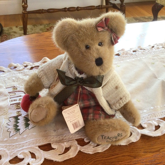 Boyd’s Bear Miss MacIntosh Jointed 13” Bear with tags